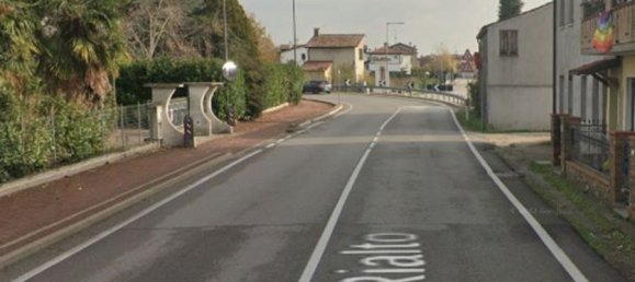 3 rooms Apartment in Campolongo Maggiore, Italy No. 16135 2