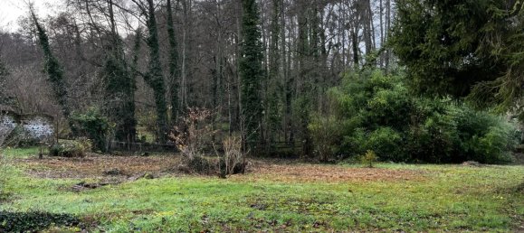  Land in Senlisse, France No. 114092 3