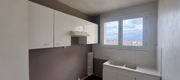 2 bedrooms Apartment in Clermont-Ferrand, France No. 293480 2