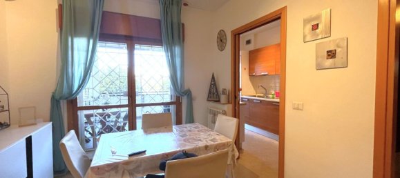 Квартира с 3 комнатами в Рим, Италия № 19075 5