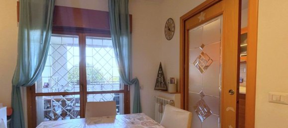 Квартира с 3 комнатами в Рим, Италия № 19075 6