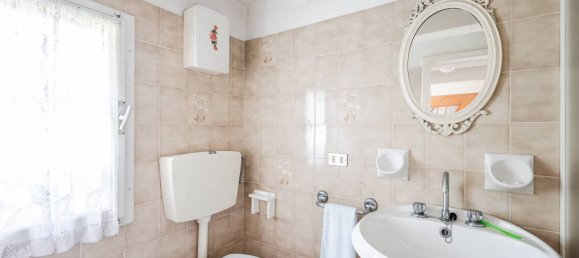 3 bedrooms House in Galliera, Italy No. 374392 8