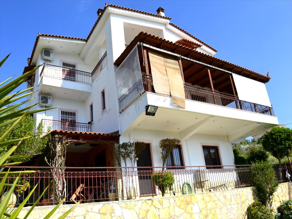 4 bedrooms Villa in Corinthia, Greece No. 6373
