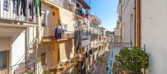 Apartamento de 6 dormitorios en Caltagirone, Italy No. 232951 11