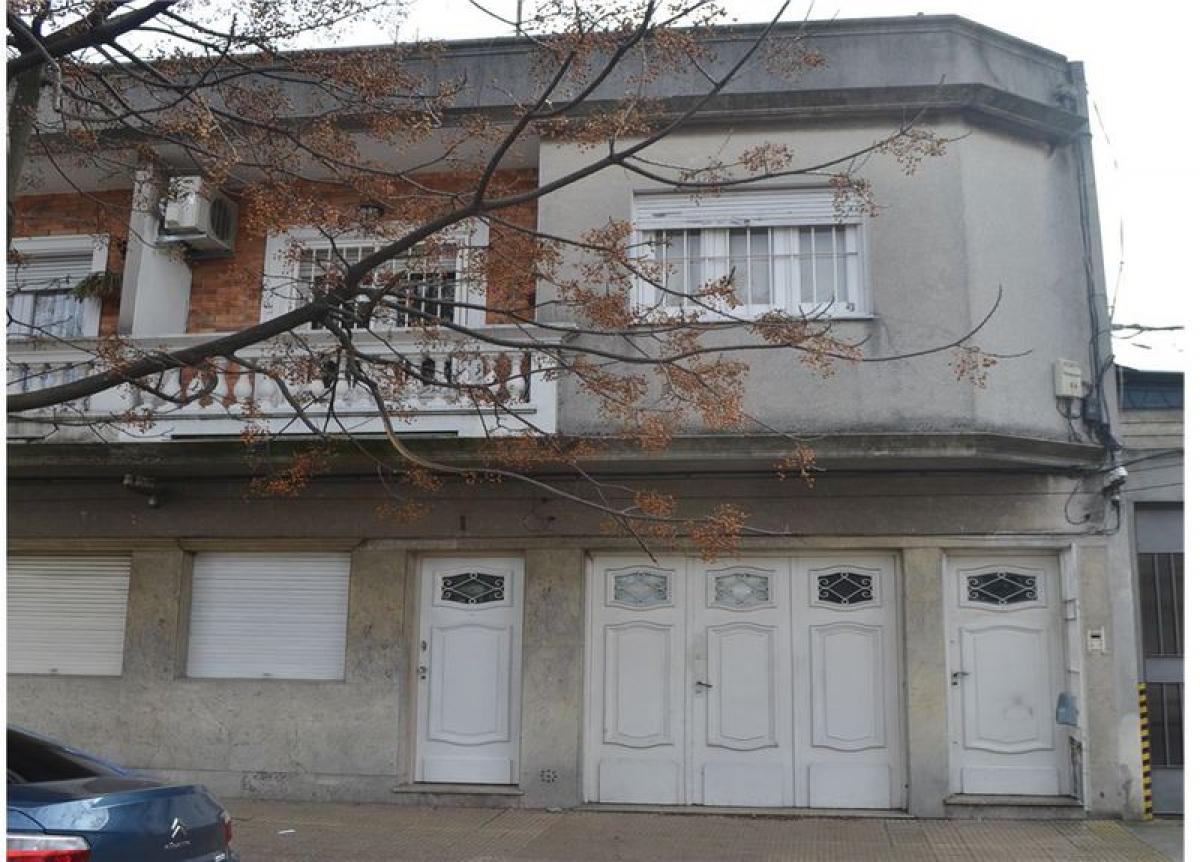 3 bedrooms Apartment in Montevideo, Uruguay No. 2801