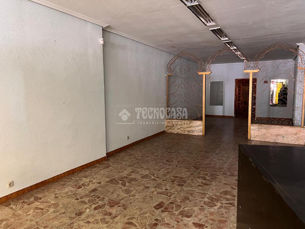 210m² Commercial property in Valladolid, Spain No. 28982