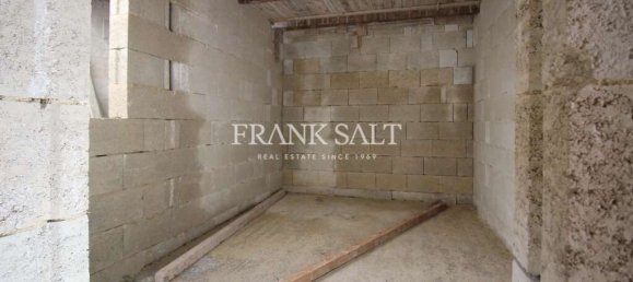 2 bedrooms Penthouse in Rabat, Malta No. 1239 3