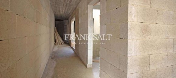 2 bedrooms Penthouse in Rabat, Malta No. 1239 2