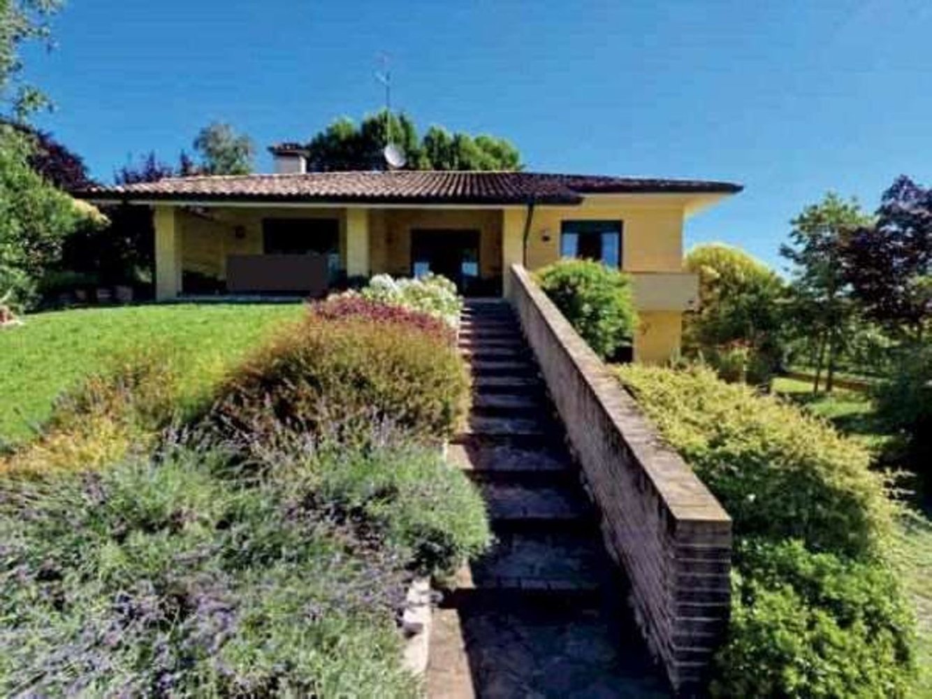9 rooms House in Salgareda, Italy No. 206430