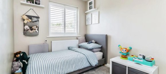 3 Schlafzimmer Haus in Croydon, United Kingdom, Nr. 8140 8