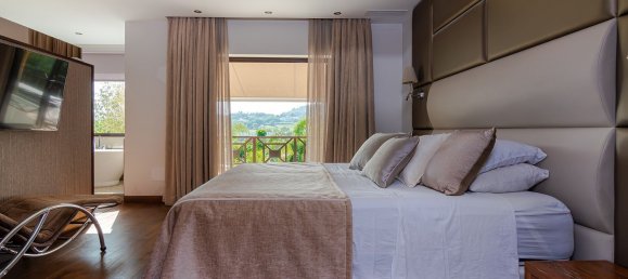 5 bedrooms House in Marbella, Spain No. 121207 20