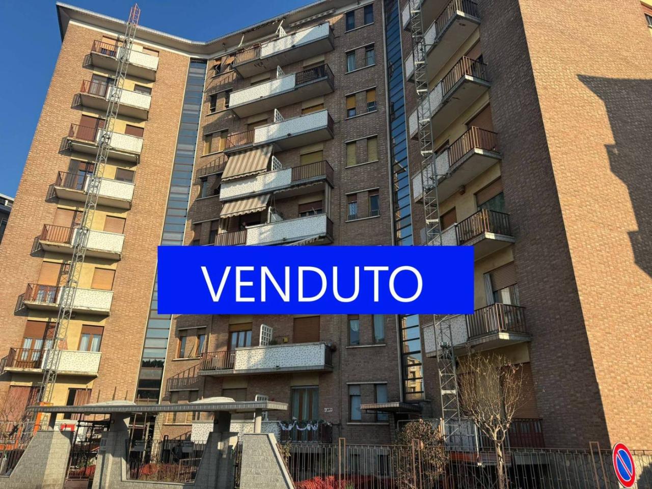 Квартира с 3 комнатами в Венария Реале, Италия № 33724