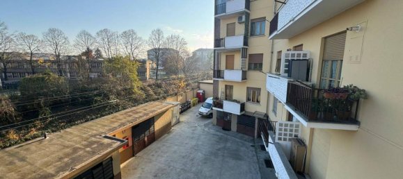 Квартира с 3 комнатами в Венария Реале, Италия № 33724 15