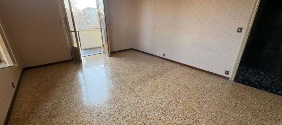 Квартира с 3 комнатами в Венария Реале, Италия № 33724 7