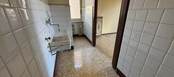 Квартира с 3 комнатами в Венария Реале, Италия № 33724 13