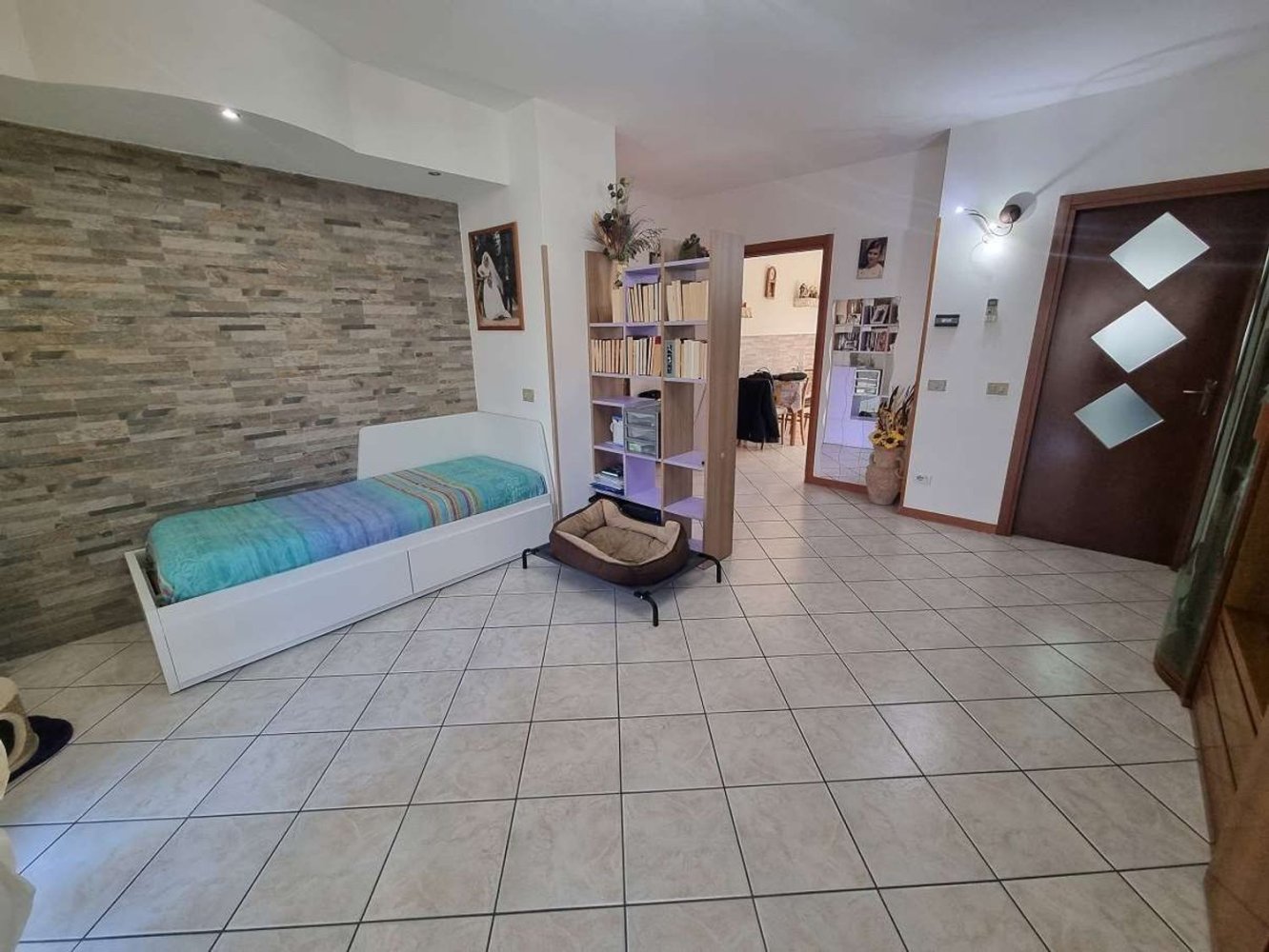 Квартира с 3 комнатами в Лимбьяте, Италия № 74097