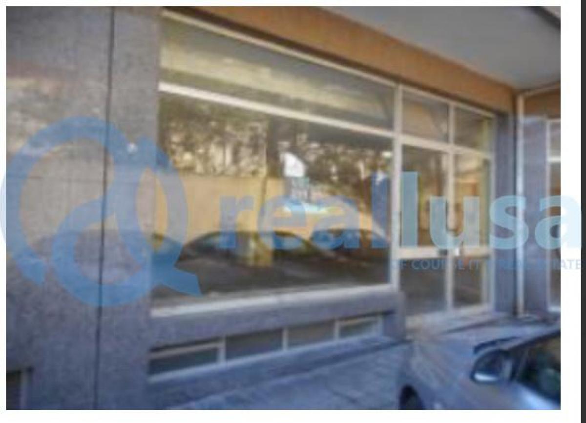 Laden in Porto, Portugal 496m², Nr. 8323