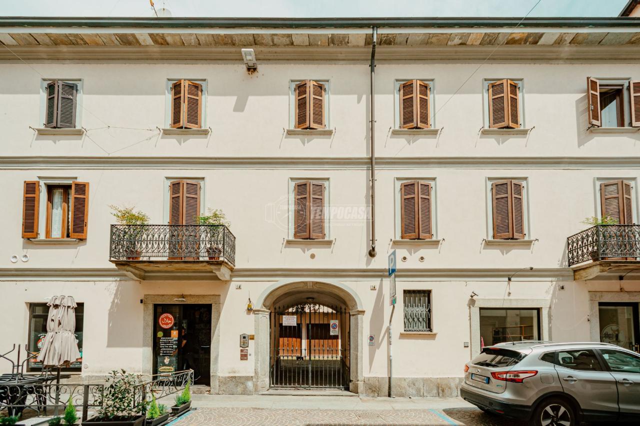 Apartamento de 4 habitaciónes en Vigevano, Italy No. 131141