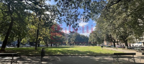 4 rooms Apartment in Turin, Italy No. 151057 2