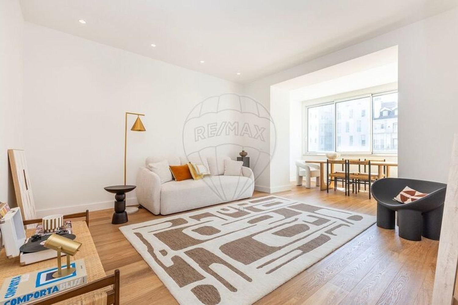 3 bedrooms Apartment in Lisbon, Portugal No. 347863