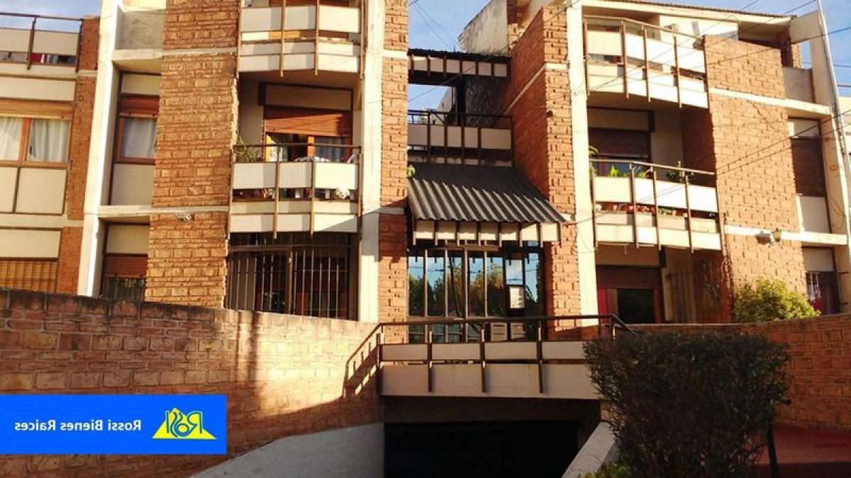 Apartamento de 2 dormitorios en Córdoba, Argentina No. 62412