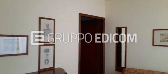4 bedrooms Apartment in Rome, Italy No. 185696 6