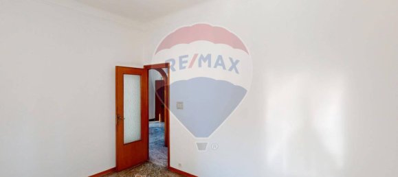 3 bedrooms Apartment in Genoa, Italy No. 55746 11