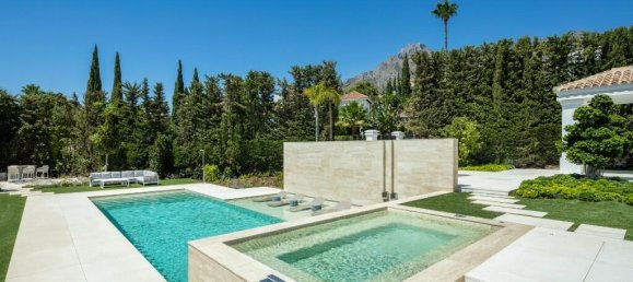 Villa de 6 dormitorios en Marbella, Spain No. 130968 16