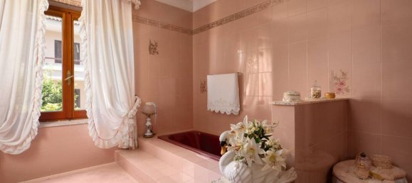 8 bedrooms Villa in Terracina, Italy No. 328273 13