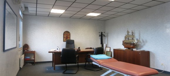 Gewerbliche Immobilie in La Chapelle-d'Armentieres, France 166m², Nr. 81410 2