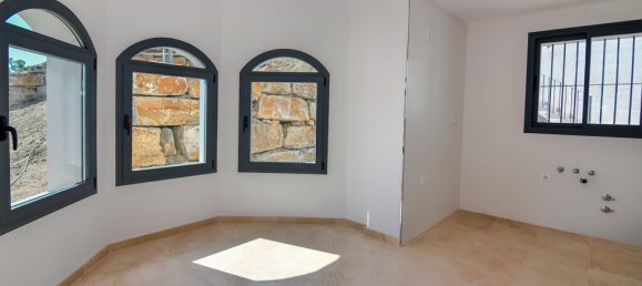 3 Schlafzimmer Villa in Marbella, Spain, Nr. 29633 15