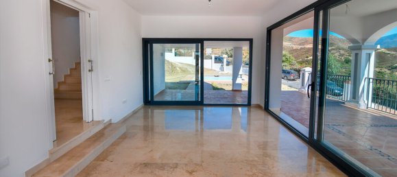 3 Schlafzimmer Villa in Marbella, Spain, Nr. 29633 14