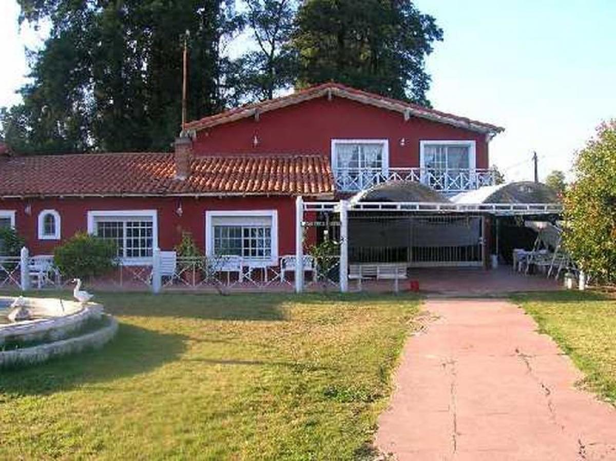 6 bedrooms House in Jose C. Paz, Argentina No. 78593