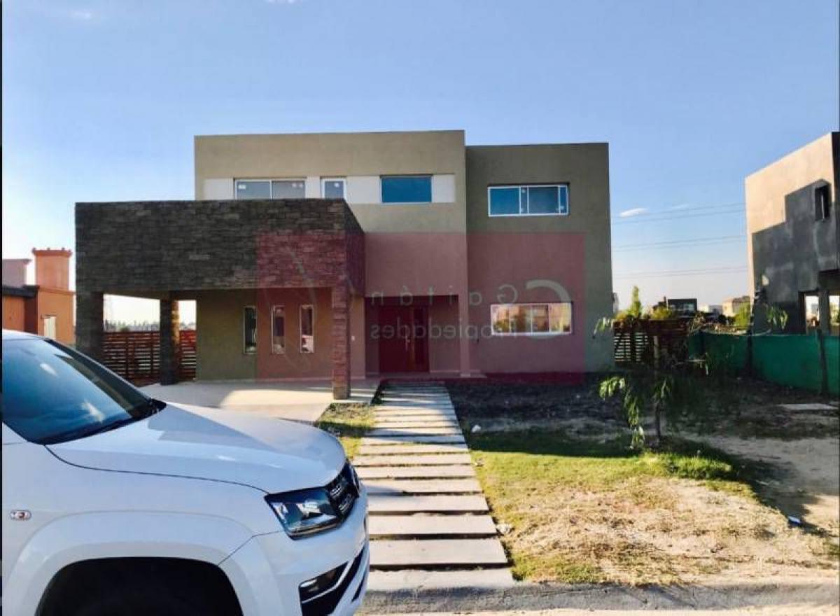 3 bedrooms House in Tigre, Argentina No. 16338