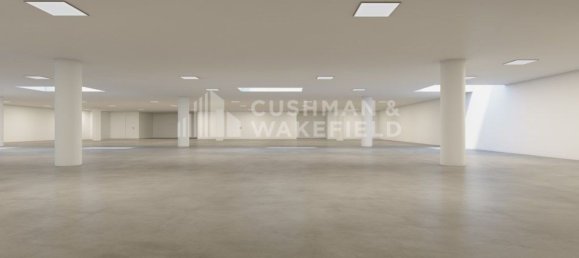 930m² Commercial property in Lisbon, Portugal No. 143994 2