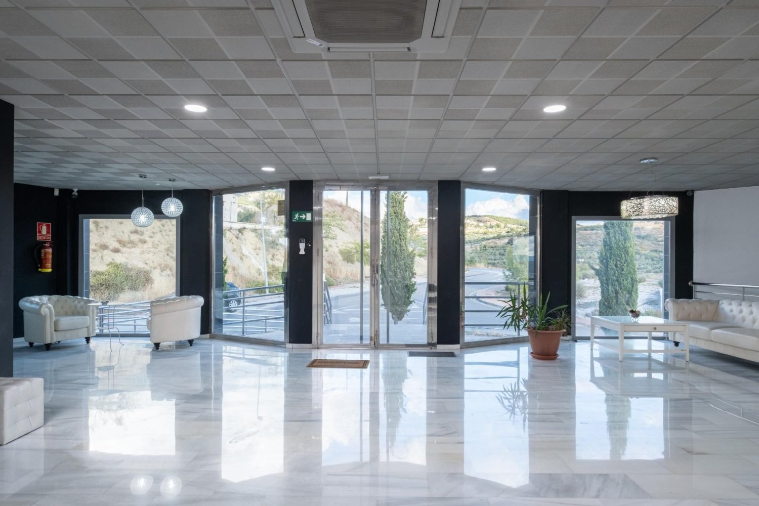 Lagerhaus in Alfacar, Spain 2412m², Nr. 170034