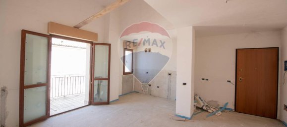 5 rooms Apartment in Ostra, Italy No. 2642 6