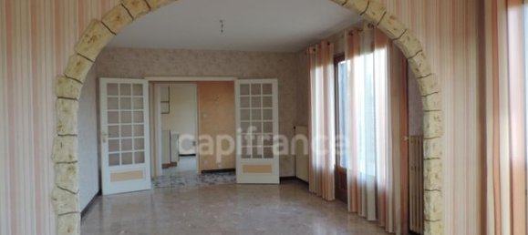 4 bedrooms Villa in Ain, France No. 315913 7