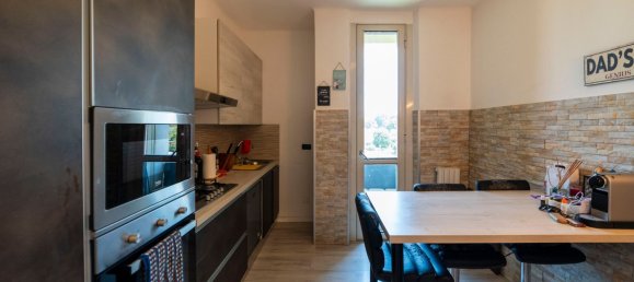 Квартира с 2 спальнями в Гаджано, Италия № 360683 5