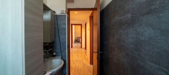 Квартира с 2 спальнями в Гаджано, Италия № 360683 11