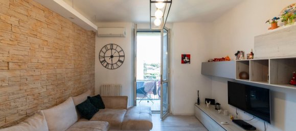 Квартира с 2 спальнями в Гаджано, Италия № 360683 2