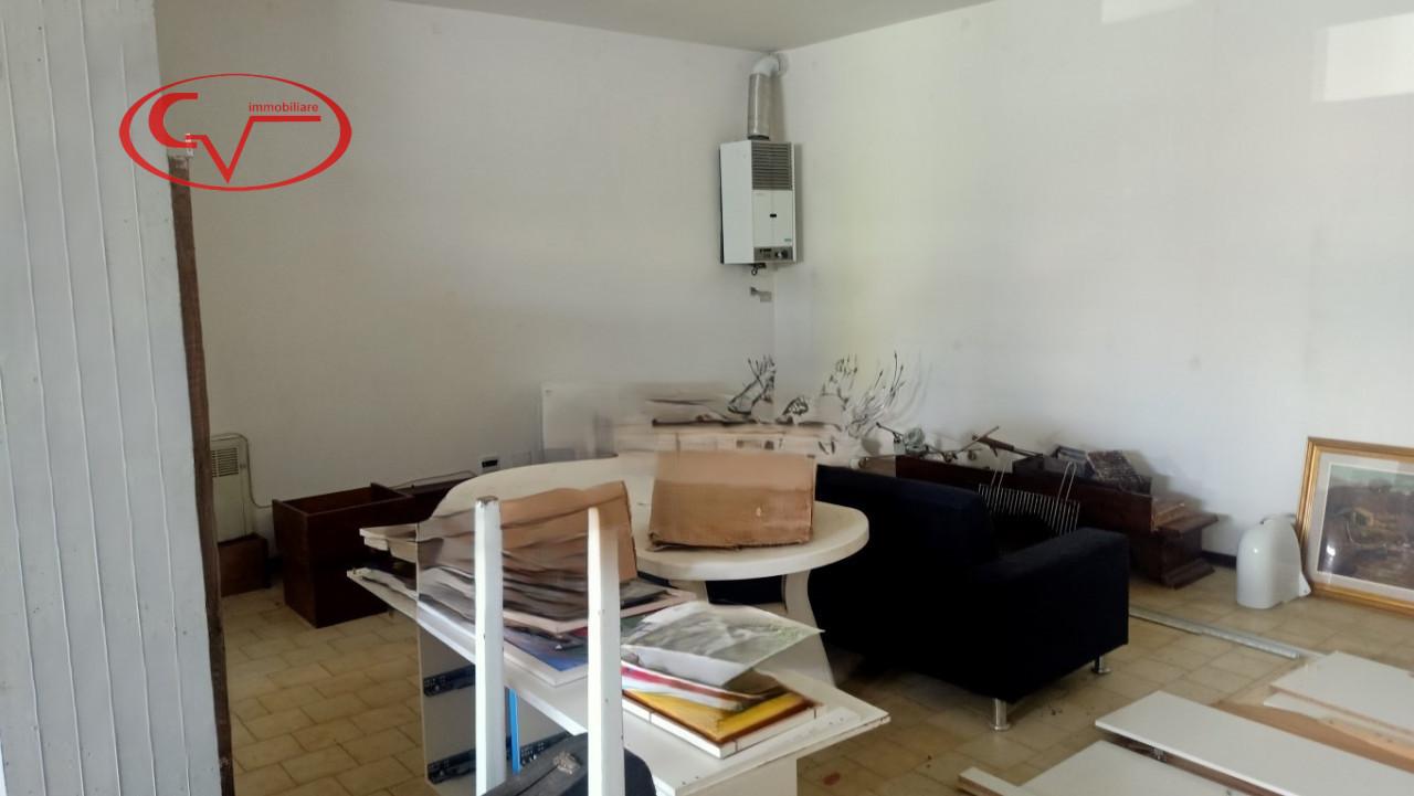 Apartamento de 4 habitaciónes en Terranuova Bracciolini, Italy No. 230883