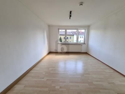 2 rooms Apartment in Hof, Germany No. 6769