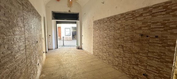55m² Commercial property in Anzio, Italy No. 50093 4