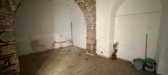 55m² Commercial property in Anzio, Italy No. 50093 5