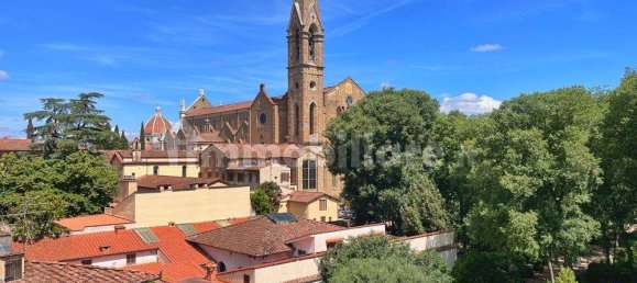 3 bedrooms Apartment in Florence, Italy No. 121362 2