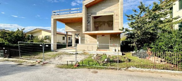 4 rooms Villa in Cassola, Italy No. 60094 18