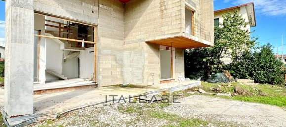 4 rooms Villa in Cassola, Italy No. 60094 14