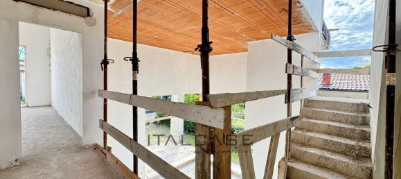 4 rooms Villa in Cassola, Italy No. 60094 11