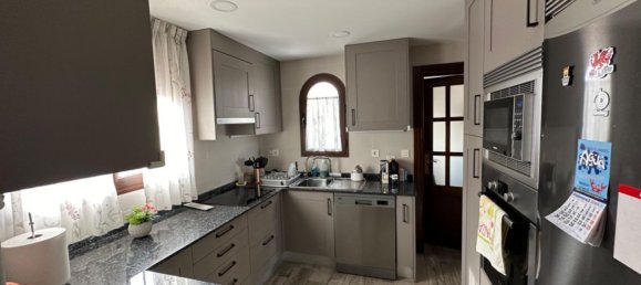 6 غرف نوم منزل في La Zubia, Spain رقم 153384 11